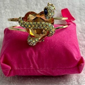 BETSY JOHNSON faceted Snake peach heart rhinestone clamper bracelet
